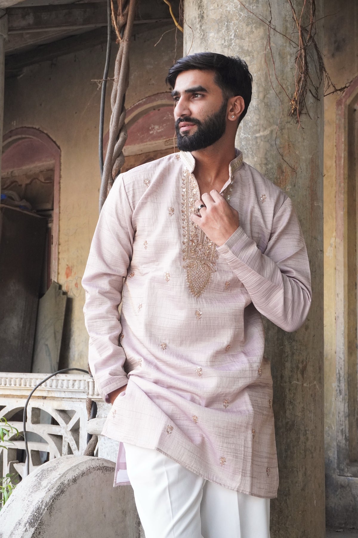 Zariyaan Blush Pink Kurta styled pose